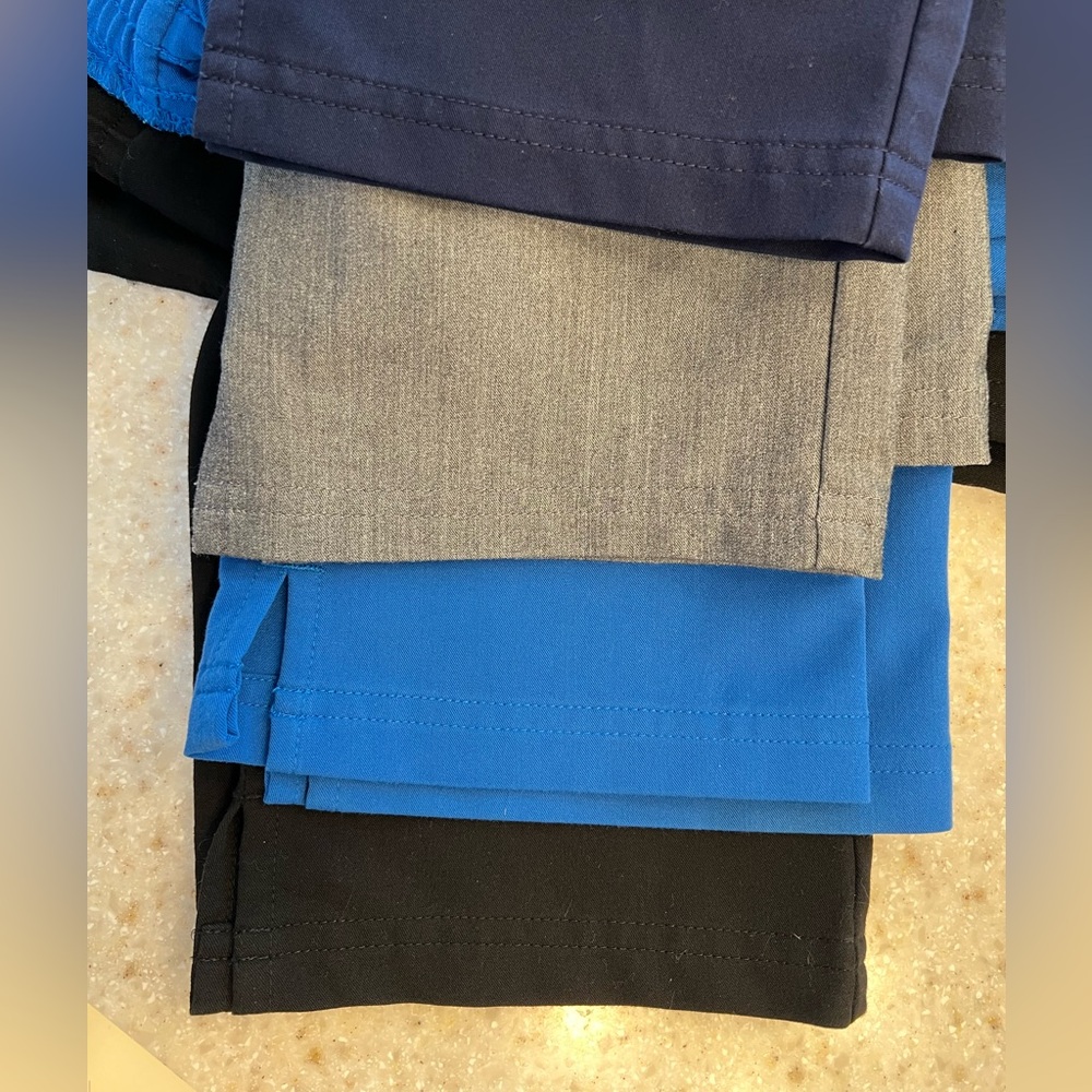 Set of Women’s Figs Scrub Pants, Small/Tall - Picture 2 of 3